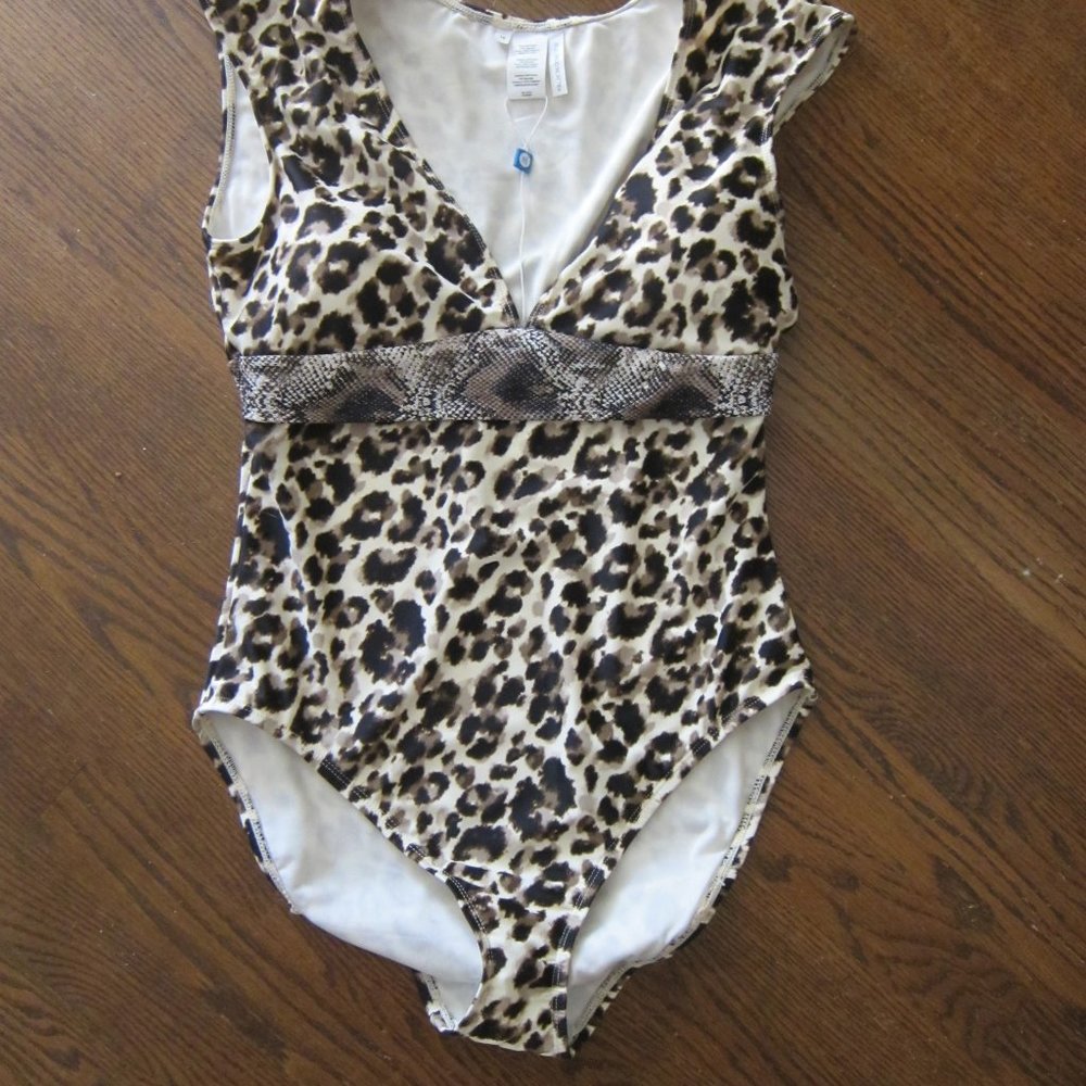 new BLeu Rod Beattie Cap Sleeve One Piece Swimsuit SIZE 8 leopard print